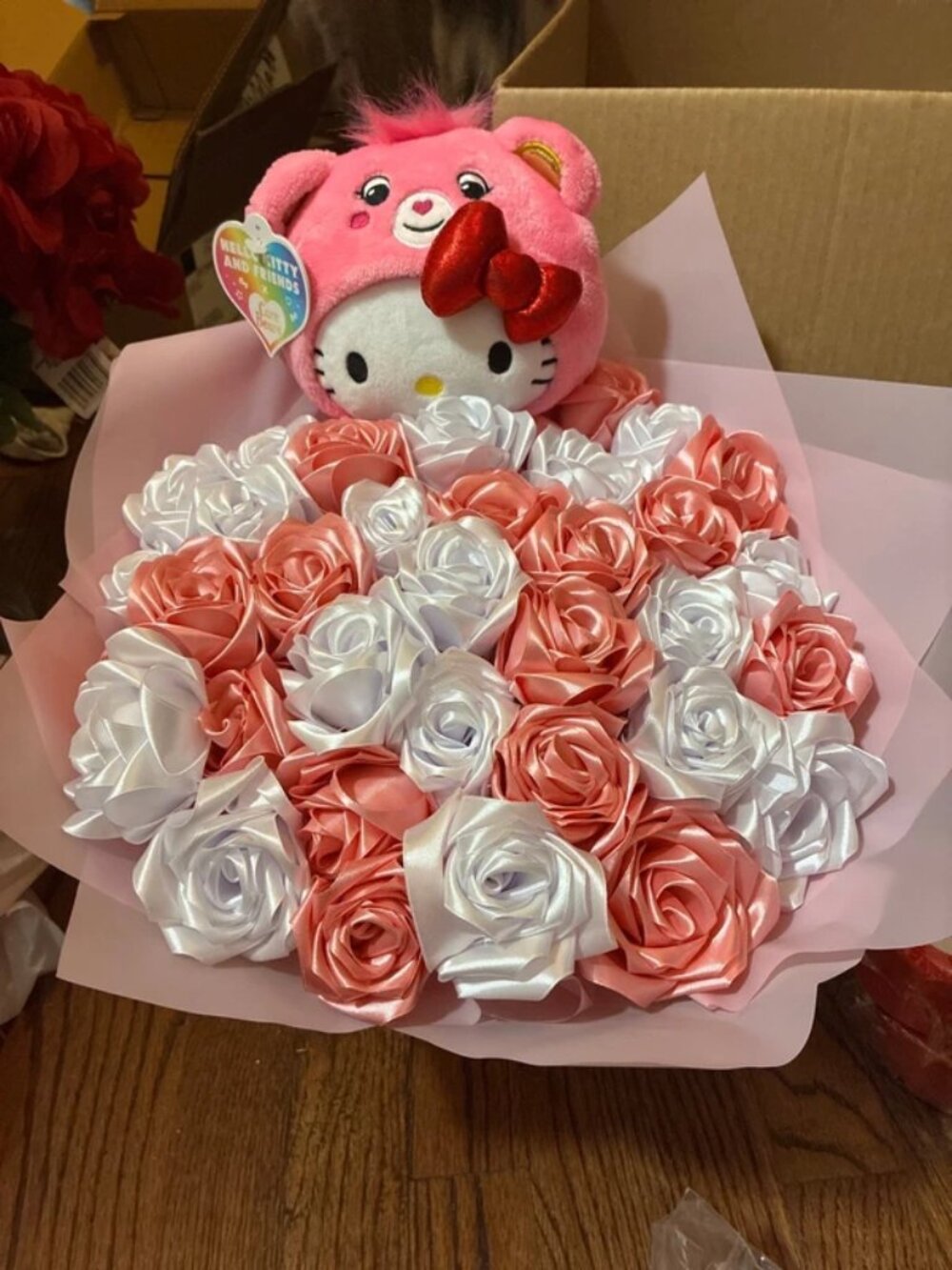 Hello kitty eternal flowers